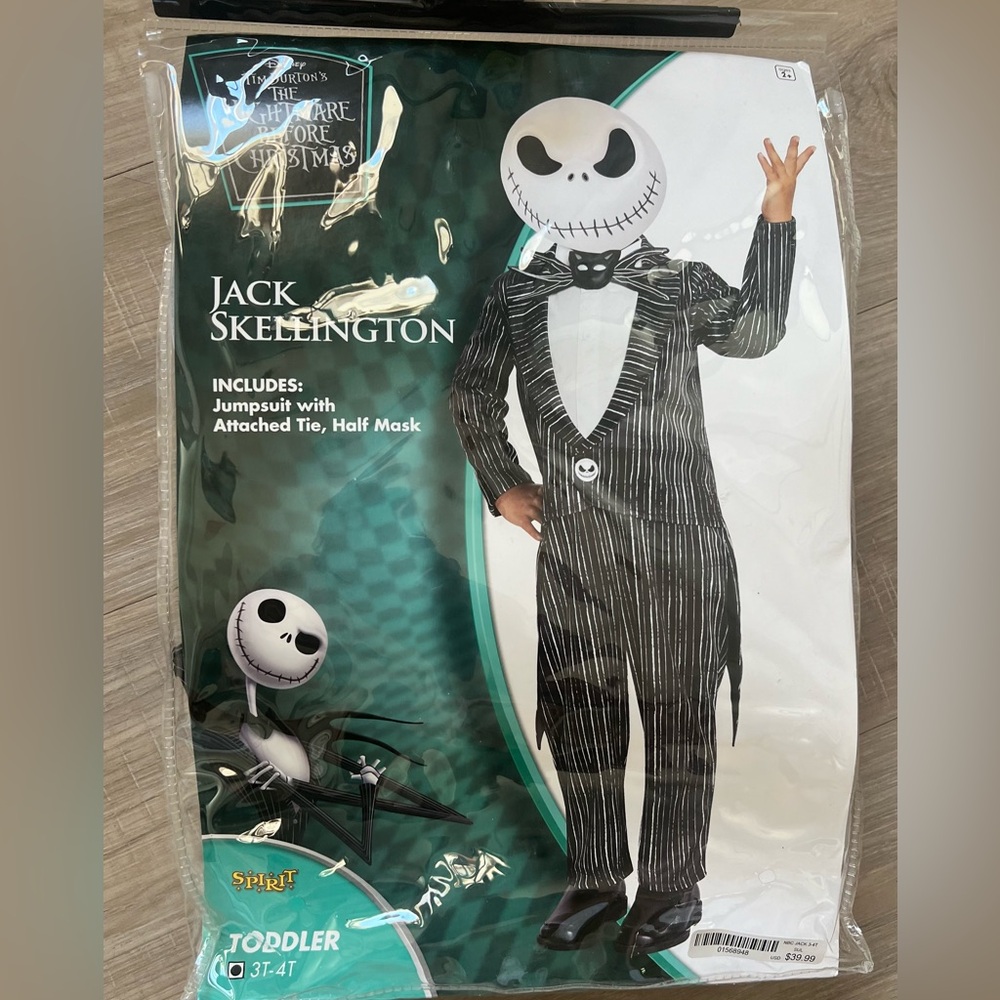 Spirit Halloween - nightmare before Christmas - Halloween Costume - Jack